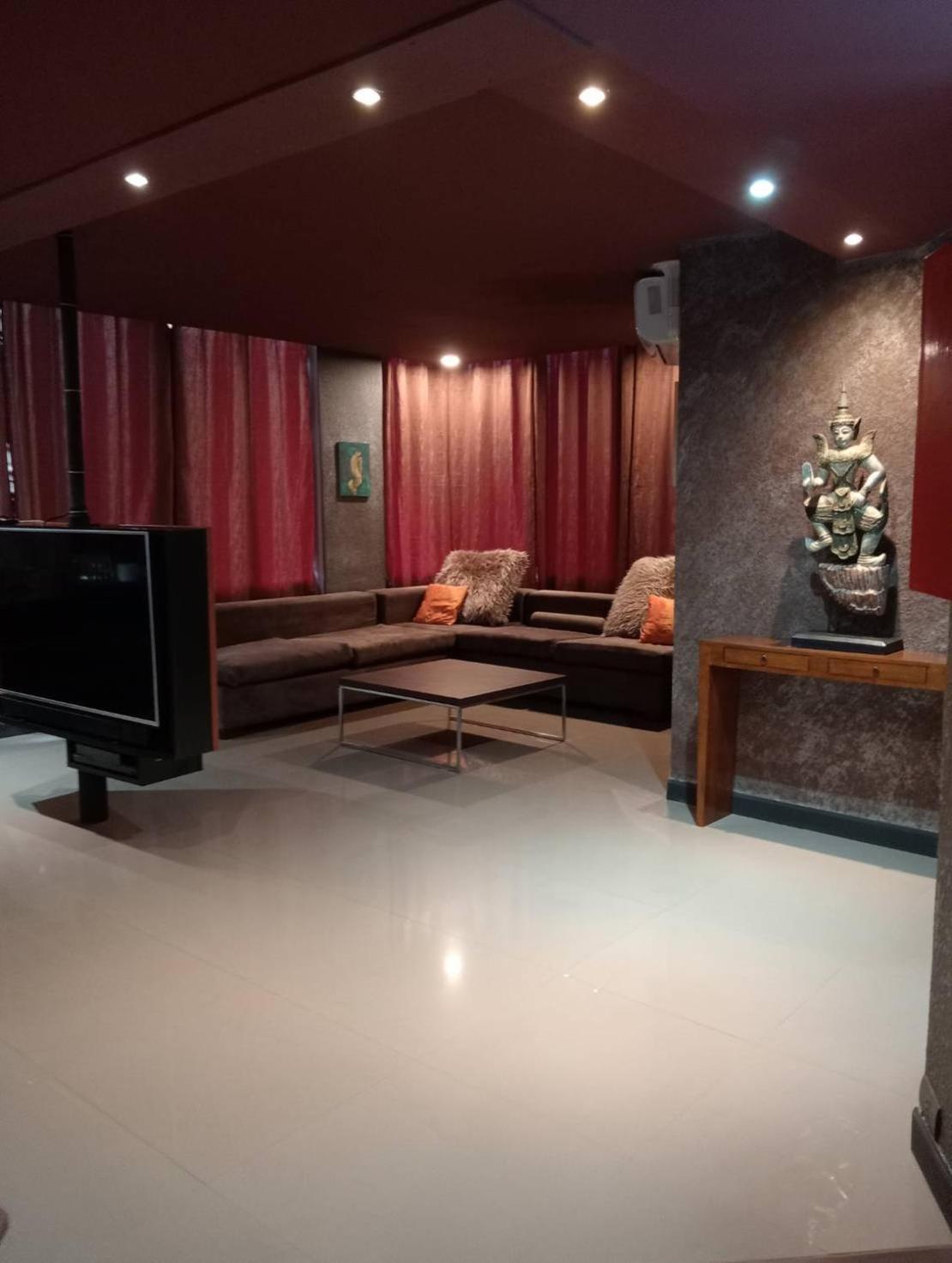 Pasadena Lodge Паттайя Экстерьер фото